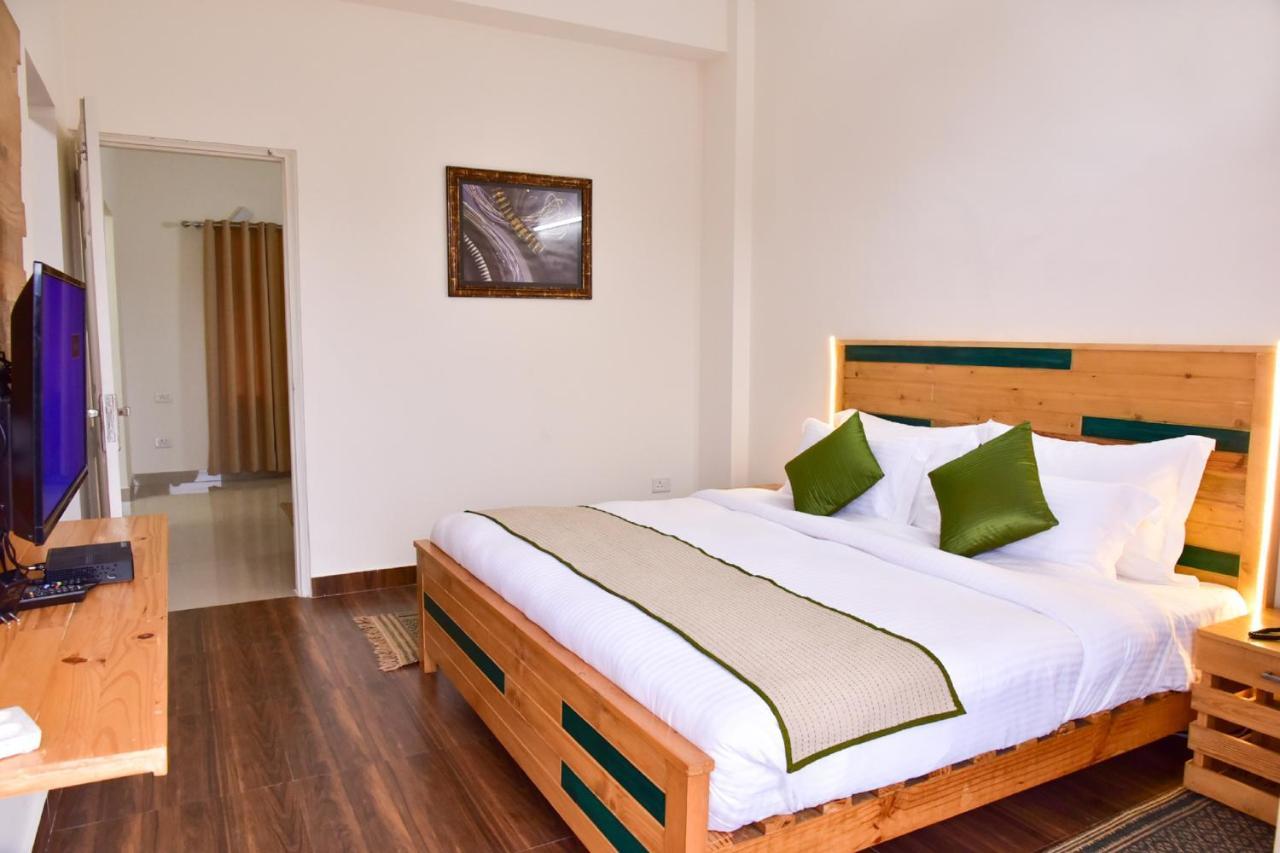 Spangle Heights Shimla, Suites And Residences ภายนอก รูปภาพ