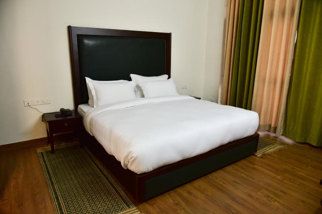 Spangle Heights Shimla, Suites And Residences ภายนอก รูปภาพ
