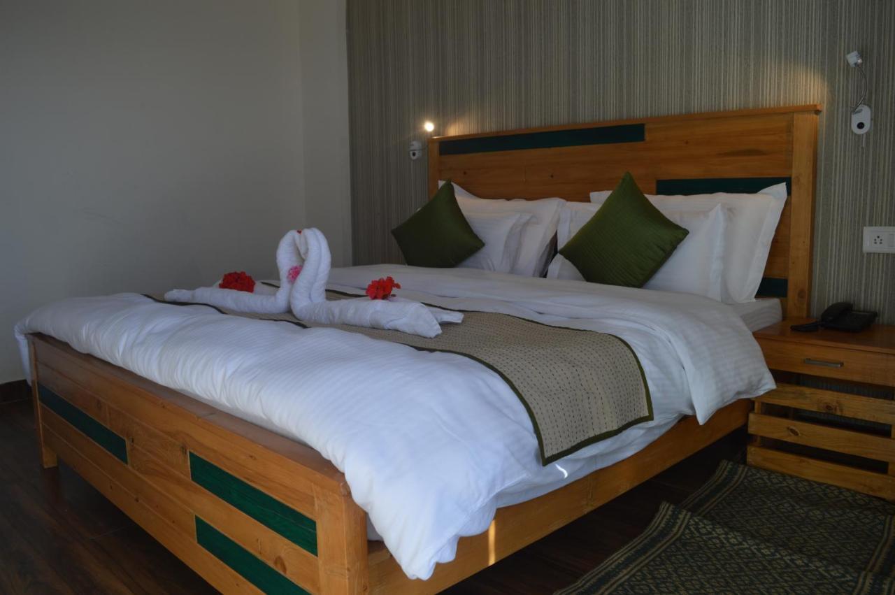 Spangle Heights Shimla, Suites And Residences ภายนอก รูปภาพ