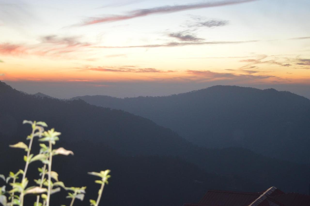 Spangle Heights Shimla, Suites And Residences ภายนอก รูปภาพ